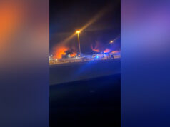 Obrovský požiar v prístave v Bahrajne, ktorý je domovom piatej flotily amerického námorníctva | Konflikt Obrovský požiar v prístave v Bahrajne, ktorý je domovom piatej flotily amerického námorníctva | Konflikt