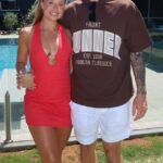 Očarujúca priateľka futbalovej hviezdy Sama Stonestreeta sa po siedmich rokoch roztlieskavania s Cronullou rozhodla „odísť vedľa“.