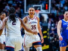 Odhalená skupina Women’s March Madness: Neporazená UConn odovzdala prvé miesto v celkovom poradí, keďže sa zameriava na národné tituly. UConn bola v nedeľu ocenená ako prvá na ženskom turnaji NCAA