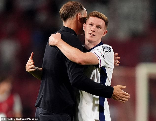 Odhalené: Ako Anglicko presvedčilo Elliota Andersona, aby si ich vybral Elliot Anderson sa stal kľúčovým hráčom Anglicka po svojom debute v septembri minulého roka