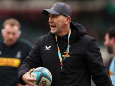 Odhalené: Harlekýni využili odborné znalosti klubových legiend a rozozvučali súperov a ich celosvetový lov hlavy ich priviedol k mužovi, ktorý je už v budove – a tu je Juhoafričan, o ktorom dúfajú, že sa k nemu pripojí Jason Gilmore prišiel ako tréner obrany v roku 2024 a minulé leto, keď odišiel Danny Wilson, prevzal úlohu dočasného hlavného trénera.