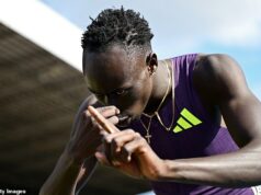 Odhalené: Prečo Gout Gout po svojom poslednom víťazstve v šprinte predviedol bizarnú oslavu Dna Dna odkazuje na svoj boj s chrípkou a upchatou hlavou a hrudníkom po víťazstve v šprinte na 200 m na atletických majstrovstvách Queenslandu v nedeľu