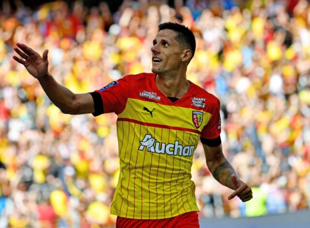 Oficiálny I Florian Sotoca predlžuje zmluvu s Lens do roku 2027
