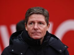 Oliver Glasner dostal zákaz šoférovať po tom, čo manažér Crystal Palace prichytil v BMW prekročenie rýchlosti Manažér Crystal Palace Oliver Glasner