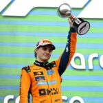 Oscar Piastri (na snímke) zaujal svoje miesto na pódiu F1 prvýkrát v roku 2026 druhým miestom na Veľkej cene Japonska v nedeľu