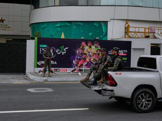 Pakistanský Naseem Shah pod paľbou po kritike návštevy PSL politika | CricketNews
