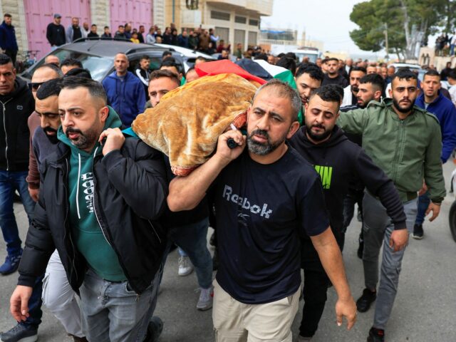 Palestínčania pochovali štyri ženy zabité pri iránskom raketovom útoku | Americko-izraelská vojna proti Iránu
