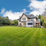 Táto 5-lôžková nehnuteľnosť v Hale, Greater Manchester, sa môže pochváliť rozľahlou záhradou