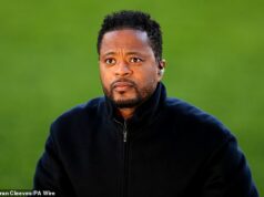 Patrice Evra vymenoval svoju vysnívanú voľbu stať sa novým manažérom Man United po tom, čo narážal na bývalých tímových kolegov za ich kritiku Michaela Carricka. Patrice Evra (na obrázku) prezradil, že chce, aby bol Luis Enrique vymenovaný za budúceho manažéra Manchestru United