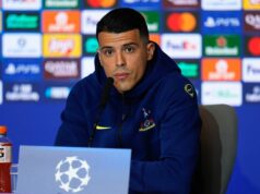 Pedro Porro odvolal z Atlética Madrid „bláznivé“ varovanie, keďže správa v šatni Tottenhamu odhalila Pedro Porro z Tottenhamu Hotspur sa zúčastňuje na svojej tlačovej konferencii pred zápasom Ligy majstrov UEFA 2025/26 proti Atleticu de Madrid v Riyadh Air Metropolitano 9. marca 2026 v Madride, Španielsko.