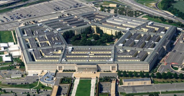 Pentagon popiera, že Hegsethov maklér hľadal obrannú investíciu pred vojnou v Iráne | Obchodné a ekonomické správy
