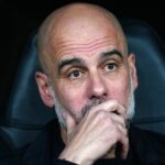 Pep Guardiola sa pozerá