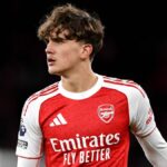 LONDÝN, ANGLICKO - 14. marca: Max Dowman z Arsenalu sa pozerá počas zápasu Premier League medzi Arsenalom a Evertonom na Emirates Stadium 14. marca 2026 v Londýne v Anglicku. (Foto Alex Burstow/Arsenal FC cez Getty Images)