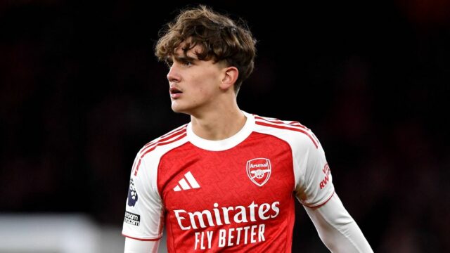 LONDÝN, ANGLICKO - 14. marca: Max Dowman z Arsenalu sa pozerá počas zápasu Premier League medzi Arsenalom a Evertonom na Emirates Stadium 14. marca 2026 v Londýne v Anglicku. (Foto Alex Burstow/Arsenal FC cez Getty Images)