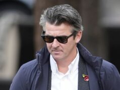 Polícia obvinila Joeyho Bartona z pokusu o útok na golfový klub Huyton Polícia obvinila Joeyho Bartona z pokusu o útok na golfový klub Huyton