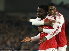 Poznám skutočné dôvody bizarného honu na čarodejnice proti Arsenalu: Tu je dôvod, prečo prehrávajúce tímy a zaujatá trieda učencov nemôže vydržať vidieť, ako vyhrávajú „nesprávnym“ spôsobom – a úbohé plány, ktoré sa snažia zastaviť stranu Mikela Artetu, píše OLIVER HOLT Zvláštny druh hnevu vrie okolo skutočnosti, že Arsenal smeruje k svojmu prvému titulu po 22 rokoch a v súčasnosti sa zdá, že nikto nie je dosť dobrý, aby ho zastavil.