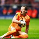 Brankár Tottenhamu Antonin Kinsky sa na ihrisku Atletica Madrid niekoľkokrát pošmykol