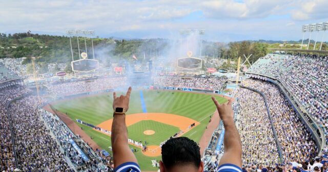 Prečo Netflix mení otvárací večer MLB na veľkú udalosť
