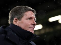 Prečo Oliver Glasner potrebuje prekabátiť Michaela Carricka – aj keď nezíska prácu v Man Utd Manažér Oliver Glasner z Crystal Palace sleduje zápas Premier League medzi Crystal Palace a Burnley v Selhurst Park 11. februára 2026 v Londýne v Anglicku.