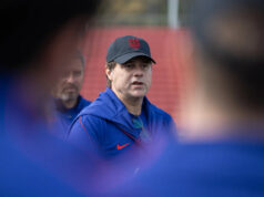 Prečo chce Mauricio Pochettino na majstrovstvá sveta „správnych 26 – nie najlepších“ USMNT MARIETTA, GRUZÍNSKO - 23. marca: Hlavný tréner Mauricio Pochettino zo Spojených štátov v rozhovore s hráčmi počas tréningu USMNT na ihrisku Children's Healthcare of Atlanta Training Ground 23. marca 2026 v Marietta v štáte Georgia. (Foto: John Dorton/ISI Photos/USSF/Getty Images)