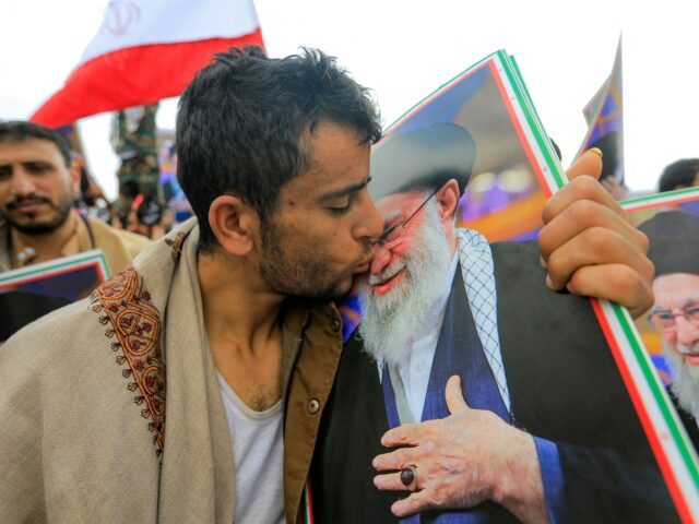 Prečo jemenskí Húsíovia zostávajú mimo boja Izraela a USA s Iránom – zatiaľ | Správy o konflikte medzi Izraelom a Iránom
