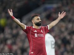 Prečo sa Mo Salah a Liverpool rozišli: LEWIS STEELE odhaľuje kľúčové body obratu a dopady, ktoré ukončili vládu egyptského kráľa, jeho najpravdepodobnejší ďalší krok a hráčov v zostave, ktorí ho nahradia Mohamed Salah v utorok oznámil, že na konci sezóny opustí Liverpool