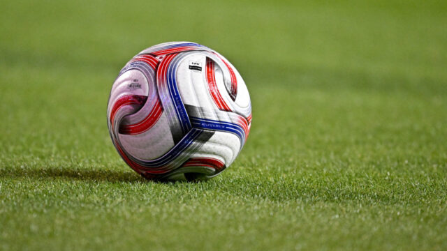 Premier League zverejnila oficiálne vyhlásenie o červenej karte Maxence Lacroixa proti Manchestru United
