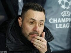 Prestup Tottenhamu za Roberta De Zerbiho je zúfalý obrat: To je dôvod, prečo mali v minulosti výhrady voči najímaniu Talianov a čo odhaľuje najnovší hazard o vedení Johana Langeho a Vinaia Venkateshama, píše MATT BARLOW. Rozhodnutie Tottenhamu najať Roberta De Zerbiho je seizmickým obratom na manažéra, ktorého mal viacero šancí najať za posledných 12 mesiacov.