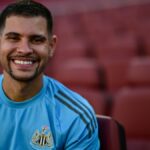 Bruno Guimaraes pred tréningom Newcastlu United