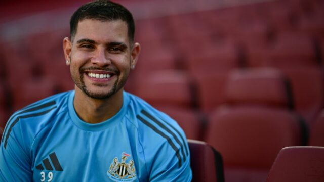 Bruno Guimaraes pred tréningom Newcastlu United