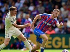 Prioritné prestupové ciele Man Utd v porovnaní s touto sezónou s jasnou najlepšou voľbou Škótsky stredopoliar Nottingham Forest č. 08 Elliot Anderson fauloval anglického stredopoliara Crystal Palace č. 20 Adama Whartona počas futbalového zápasu anglickej Premier League medzi Crystal Palace a Nottingham Forest v Selhurst Park v južnom Londýne 24. augusta 2025. (Foto: Ben STANSALL / AFP) / OBMEDZENÉ PRE REDAKCIU. Nepoužívajte s nepovoleným zvukom, videom, údajmi, súpiskami zápasov, logami klubov/ligy alebo „živými“ službami. Online použitie v zápase je obmedzené na 120 obrázkov. Ďalších 40 obrázkov môže byť použitých v predĺžení. Nie emulácia videa. Používanie sociálnych médií počas zápasu je obmedzené na 120 obrázkov. Ďalších 40 obrázkov môže byť použitých v predĺžení. Nepoužívajte v publikáciách o stávkach, hrách alebo publikáciách pre jednotlivé kluby/ligy/hráčov. / (Foto: BEN STANSALL/AFP cez Getty Images)