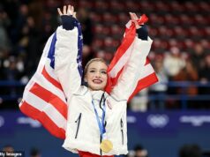 Prvý queer krasokorčuliar v USA poslal po zisku historickej zlatej medaily Donaldovi Trumpovi ostrý odkaz Prvý queer krasokorčuliar v USA poslal po zisku historickej zlatej medaily Donaldovi Trumpovi ostrý odkaz