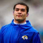 Puka Nacua plánuje podať žalobu za ohováranie proti žene, ktorá ho obvinila z hryzenia a používania antisemitských nadávok