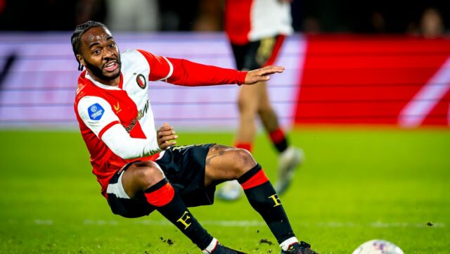 Raheem Sterling mal problém presadiť sa vo Feyenoorde v prvých týždňoch pôsobenia v holandskom tíme