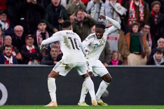 Real Madrid pod paľbou pre zranenia Kyliana Mbappého a Eduarda Camavingu
