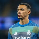 Trent Alexander-Arnold pred posledným 16. zápasom Ligy majstrov UEFA medzi Manchestrom City a Realom Madrid.