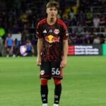 Red Bulls podpísali zmluvu s domácim D Matthewom Dos Santosom, 17