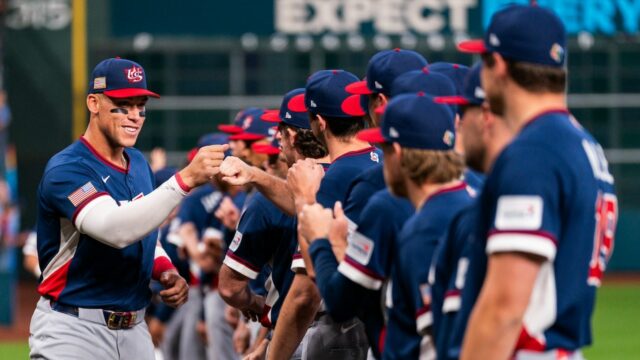 Robert O'Neill prednesie prejav Teamu USA, ktorý vyvolal liberálnu kritiku
