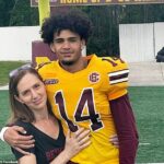 Dominiq Ponder, ktorý zomrel v nedeľu pri autonehode, na snímke po boku svojej matky Catriny