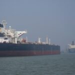 Ropa zostáva nad hranicou 100 dolárov za barel uprostred škrtenia Iránom v Hormuzskom prielive | Americko-izraelská vojna proti Iran News