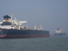 Ropa zostáva nad hranicou 100 dolárov za barel uprostred škrtenia Iránom v Hormuzskom prielive | Americko-izraelská vojna proti Iran News Ropa zostáva nad hranicou 100 dolárov za barel uprostred škrtenia Iránom v Hormuzskom prielive | Americko-izraelská vojna proti Iran News