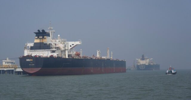 Ropa zostáva nad hranicou 100 dolárov za barel uprostred škrtenia Iránom v Hormuzskom prielive | Americko-izraelská vojna proti Iran News
