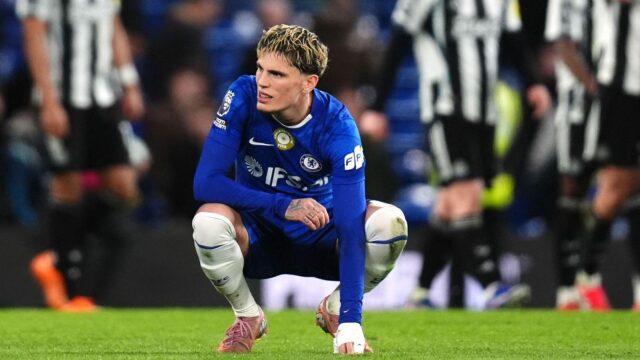 Rosenior vyhodí, keď Chelsea počíta náklady na „posadnutosť“ a víťazstvo Rosenior vyhodí, keď Chelsea počíta náklady na „posadnutosť“ a víťazstvo v bitke v Man Utd