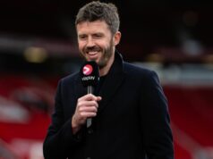 Roy Keane jasne odpovedá Wayneovi Rooneymu na budúcnosť Michaela Carricka v Man Utd Michael Carrick na zápase Manchestru United