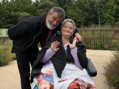 Roy Keane vzdáva srdcervúcu poctu svojej matke po tom, čo „šéf“ zomrel obklopený rodinou v írskom hospici – David Beckham a Gary Neville mu vyjadrili sústrasť Roy Keane vzdal úprimnú poctu svojej zosnulej matke po jej smrti tento týždeň