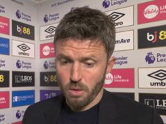 Rozčúlený Michael Carrick volá rozhodcu za „úžasné“ rozhodnutie v remíze Man Utd Dočasný šéf Man Utd Michael Carrick cítil, že s jeho stranou sa proti Bournemouthu zaobchádzalo tvrdo