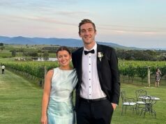 Rozhlasová hviezda obviňuje svojho bývalého priateľa hráča AFL, že ju šikanoval po svojom brutálnom online prejdení prstom Megan Hustwaite je na obrázku so svojím bývalým, hviezdou AFL Oscarom McDonaldom. Vystrelila naňho po tom, čo na ňu na internete potiahol prstom