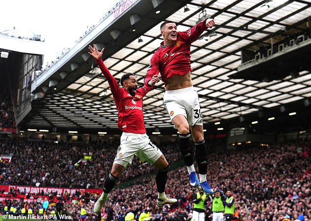 S názvom: Jediné DVA progresívne top tímy PL, Wayne Rooney Manchester United teraz niekedy hrá najlepšie vyzerajúci útočný futbal v Premier League