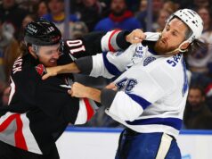 Sabres, Lightning kombinujú 15 gólov, 102 trestných minút Sabres, Lightning kombinujú 15 gólov, 102 trestných minút