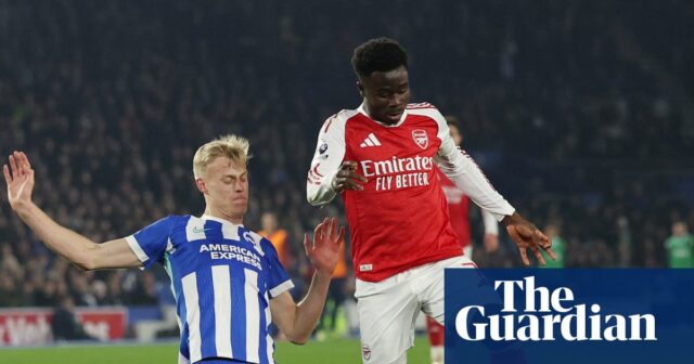 Saka odpovedá na námietku Toolbox tým, že pevne trvá na tom, že tomu nevenujeme pozornosť.|Toolbox 
